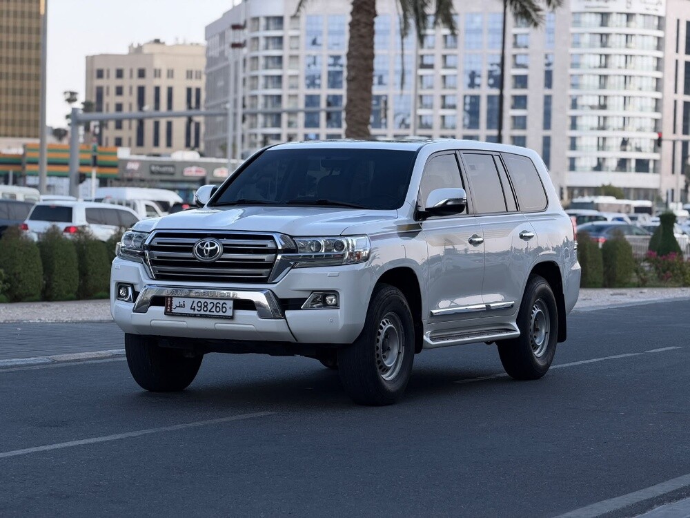 Toyota Land cruiser GXR - 1