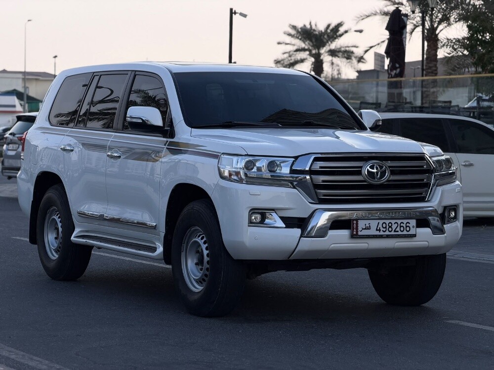 Toyota Land cruiser GXR - 2