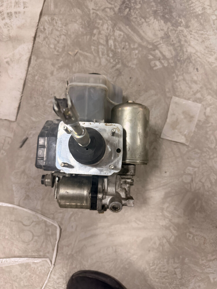 Land Cruiser ABS - 3