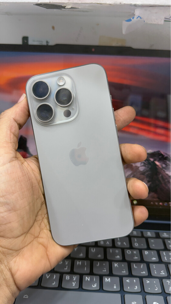 i phone 15 pro 256 gb  - 1