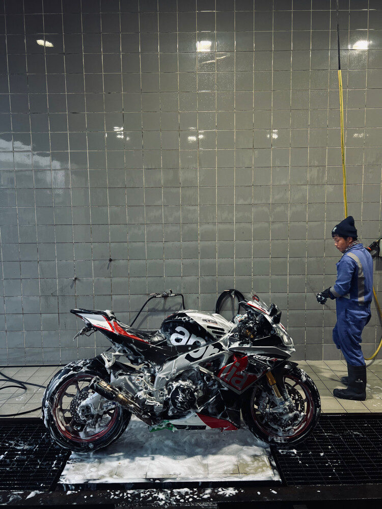 Aprilia RSV4 2014 - 9