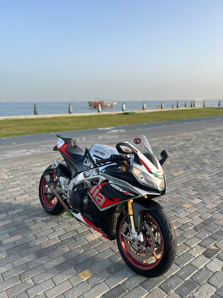 Aprilia RSV4 2014 - 10