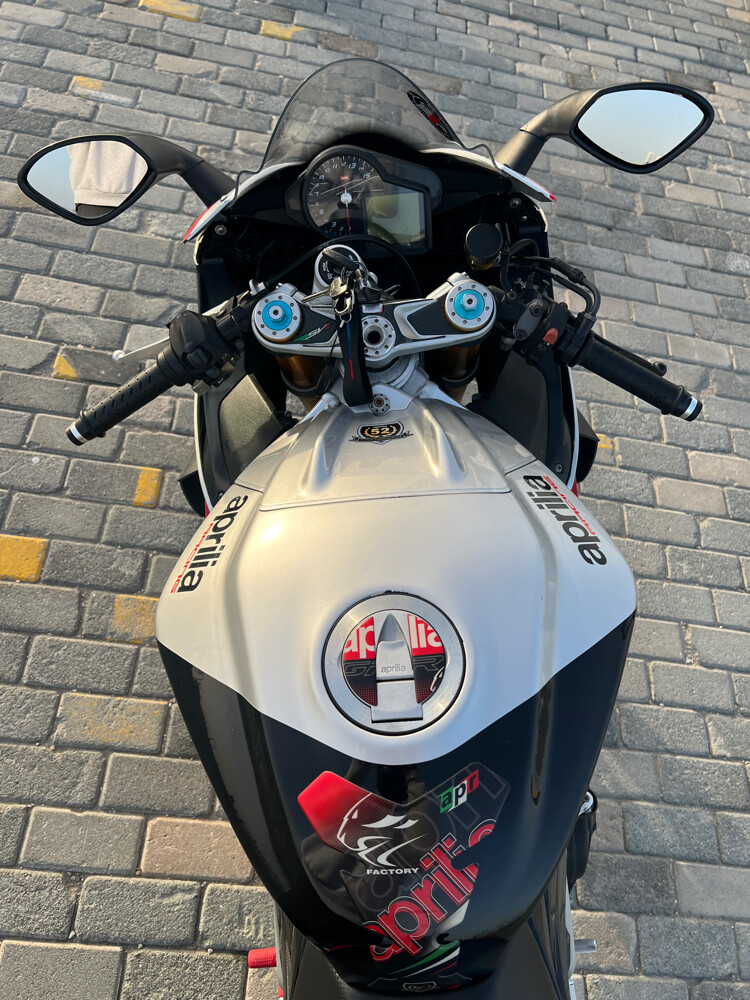 Aprilia RSV4 2014 - 8
