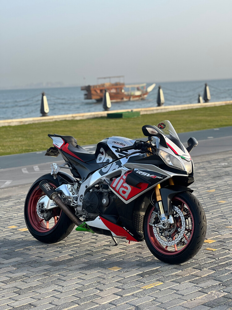 Aprilia RSV4 2014 - 1