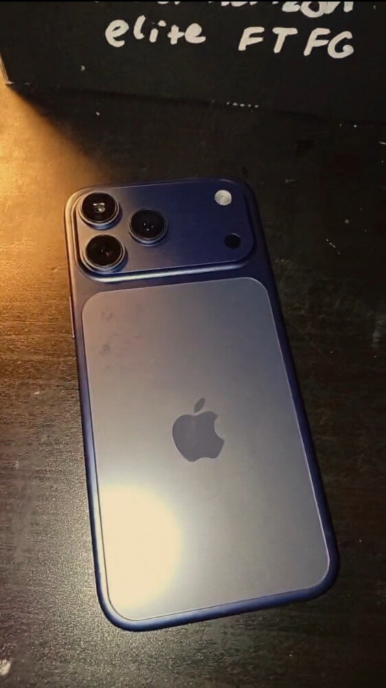 iPhone 17 pro max deep blue - 1