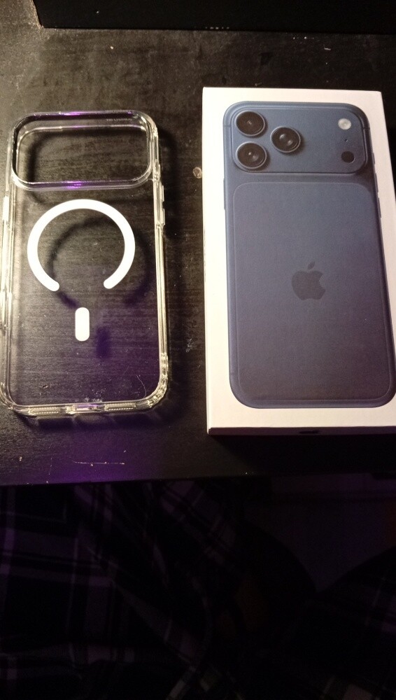 iPhone 17 pro max deep blue - 4