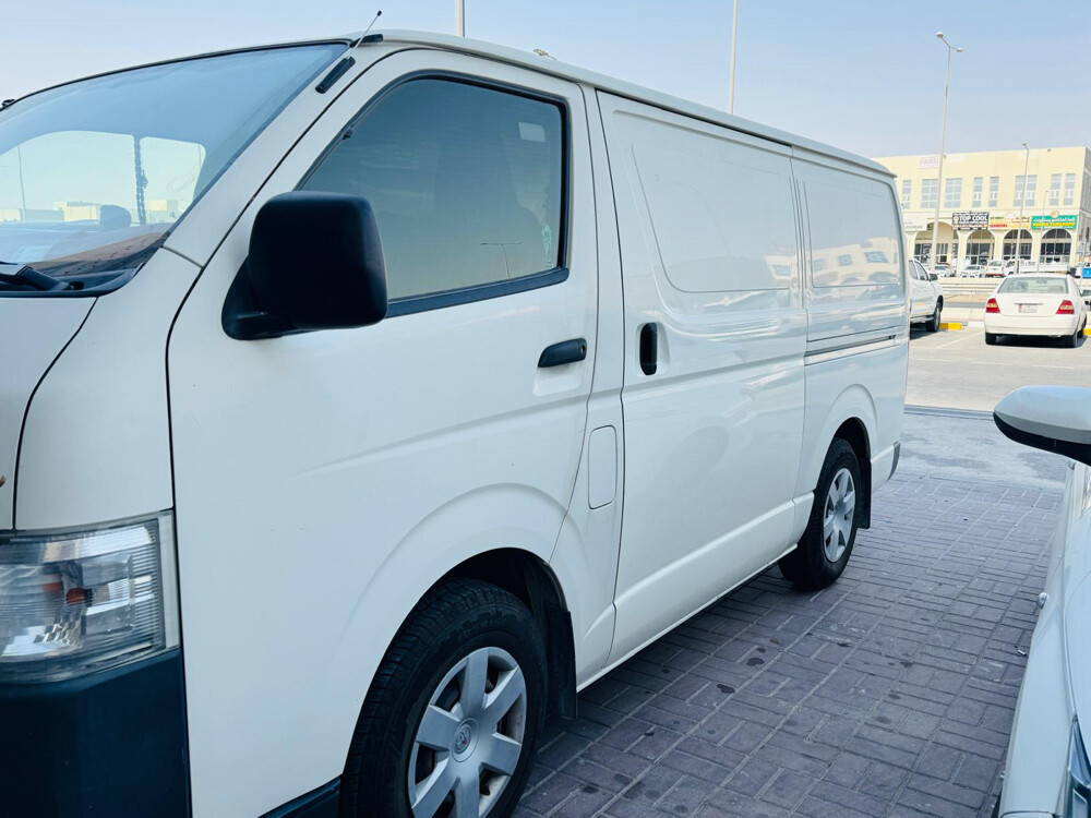 toyota hiace cargo van - 1