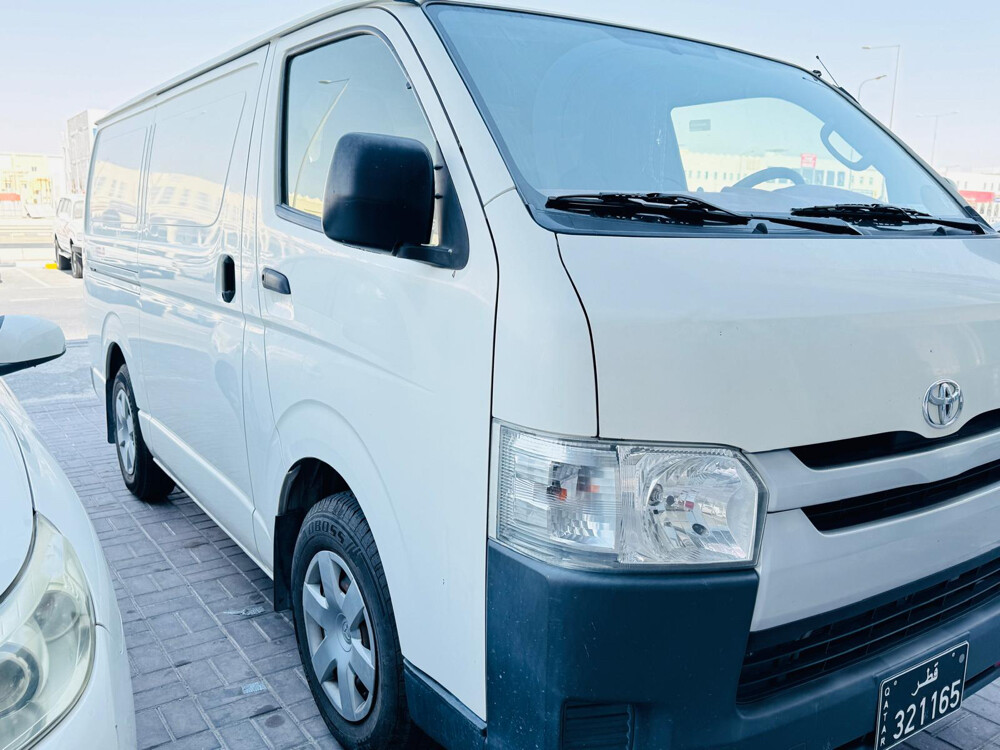 toyota hiace cargo van - 4