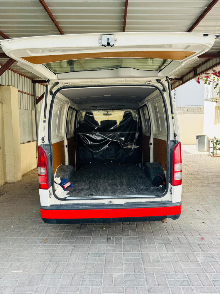 toyota hiace cargo van - 7