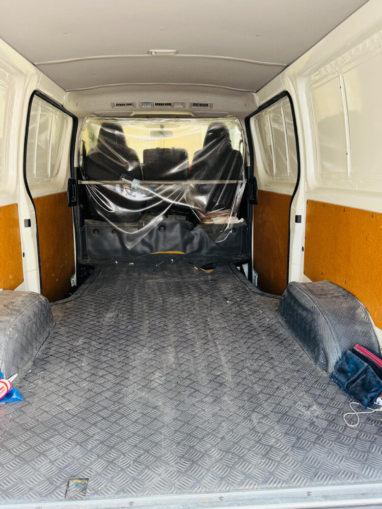 toyota hiace cargo van - 8