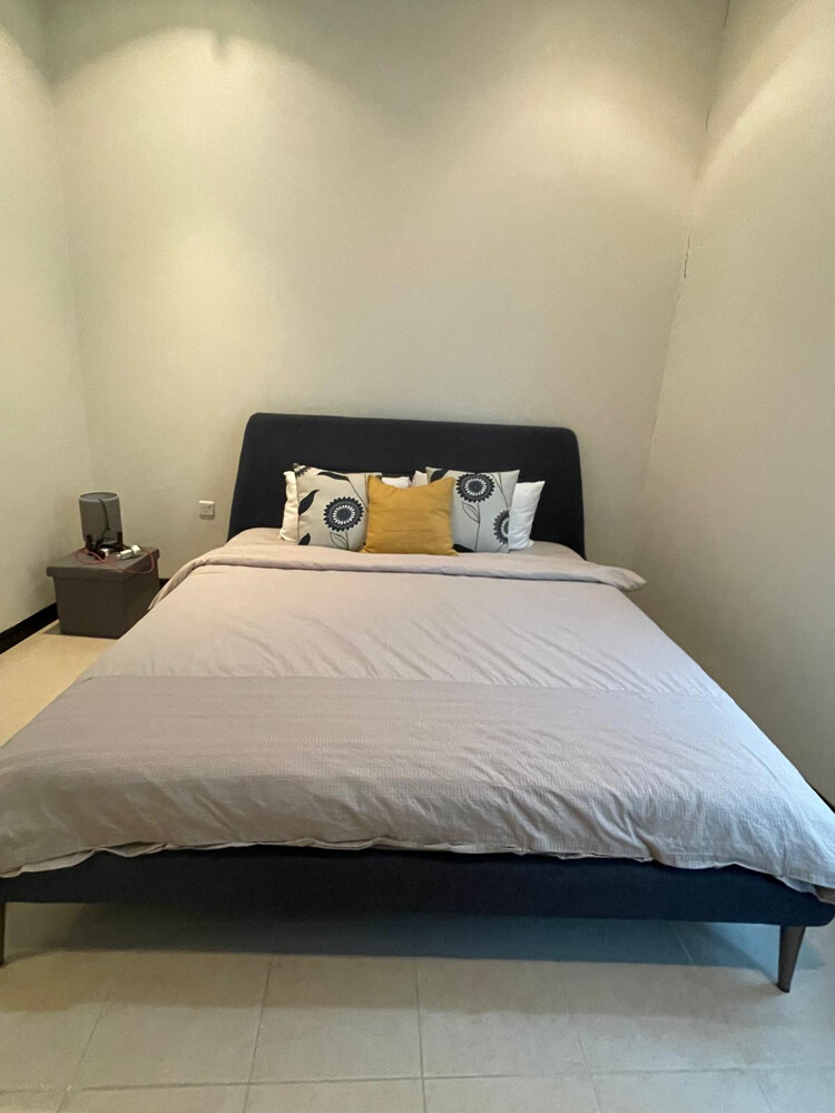 Bed 180*200 + Mattress - 1