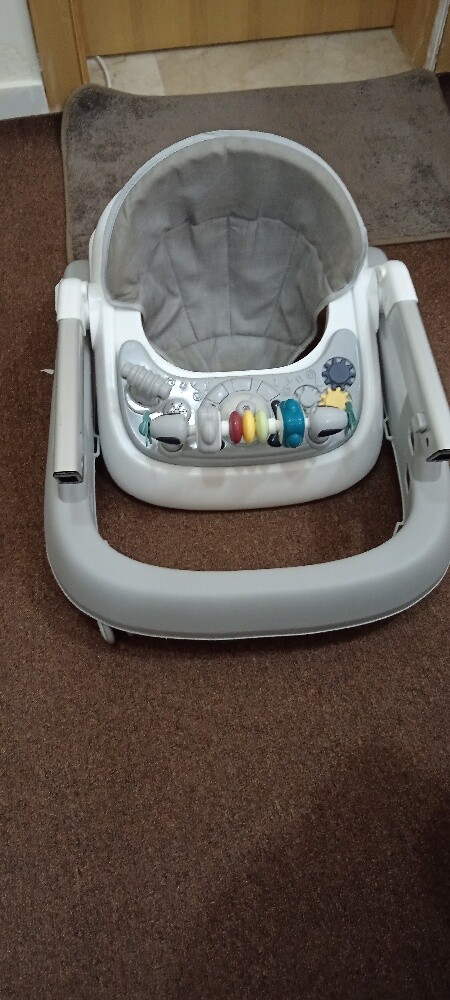 Adjastable walker and  Car Seat - 3