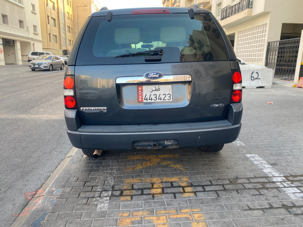 ford explorer 2010 model  - 16