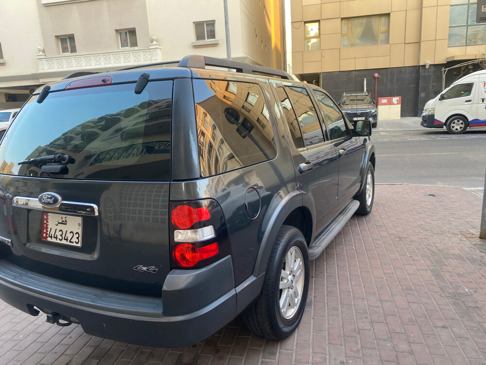 ford explorer 2010 model  - 2