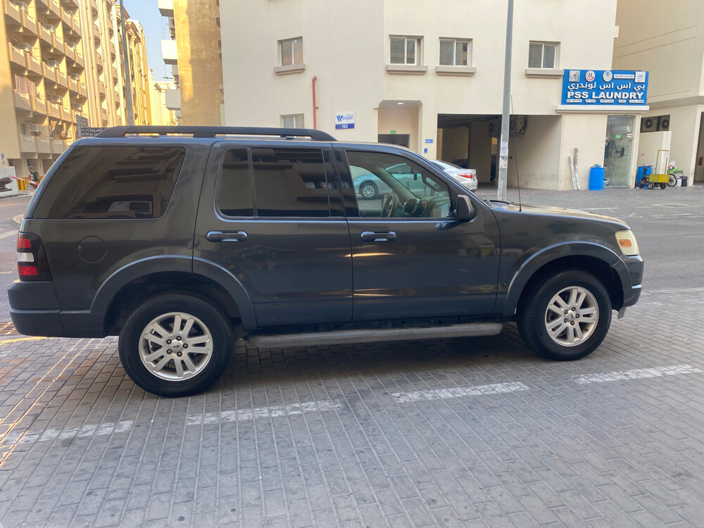 ford explorer 2010 model  - 12