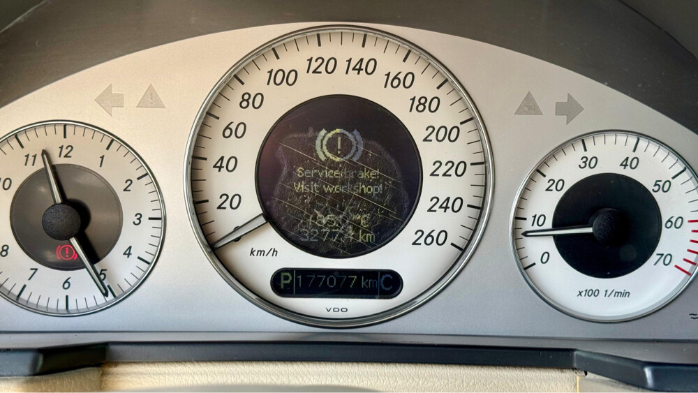 للبيع مرسيدس اي ٢٤٠  موديل ٢٠٠٤  - 9