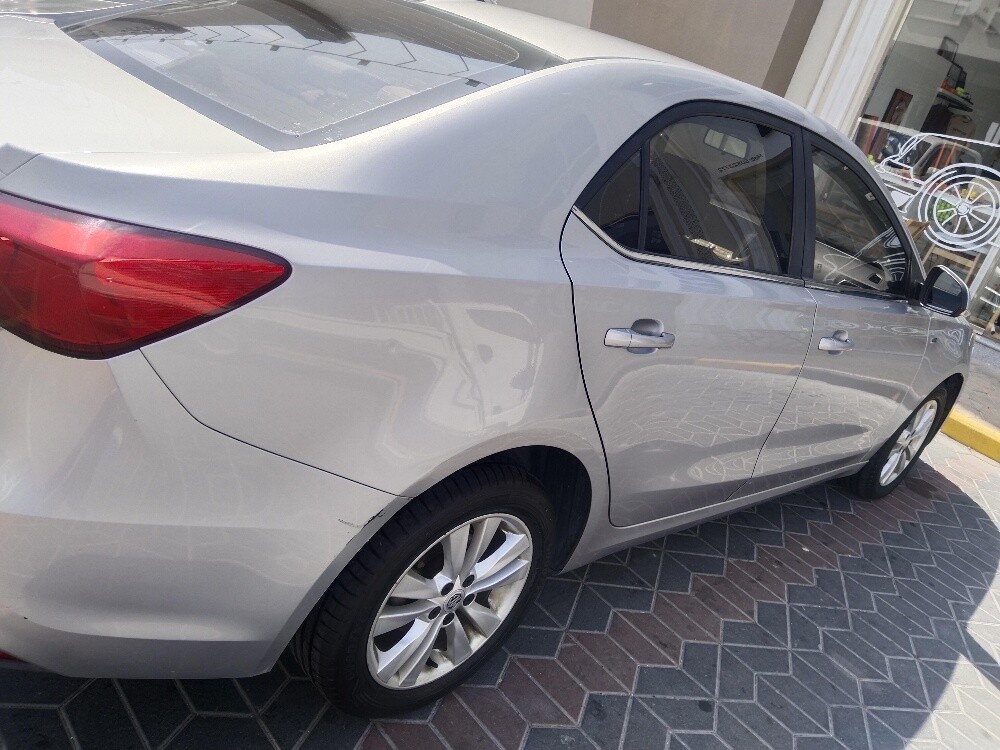 سيارة ام جي 360 - 2