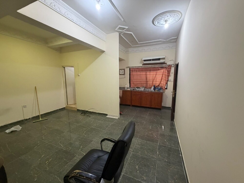 studia at lnasar near mirqab mall - 2