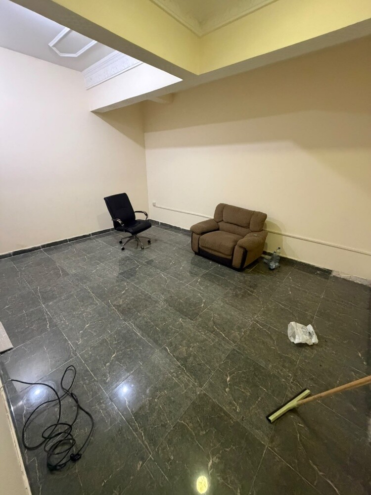 studia at lnasar near mirqab mall - 1