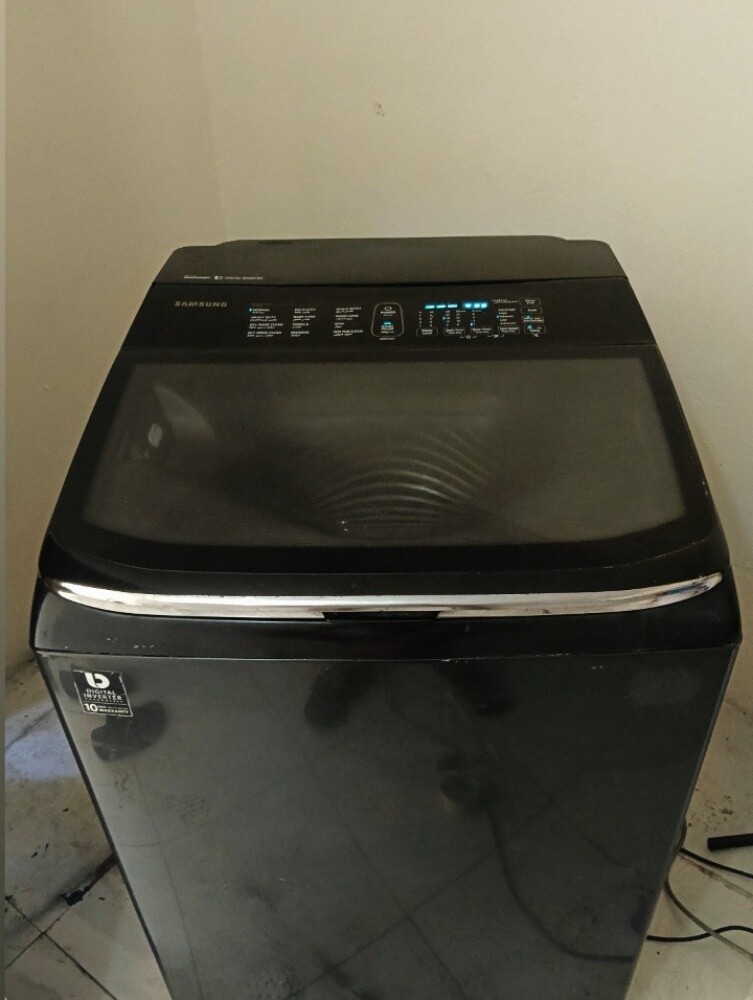 Samsung 22kg available for sell - 2