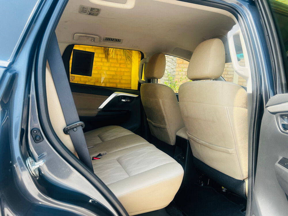 MITSUBISHI MONTERO SPORT 2022 - 7