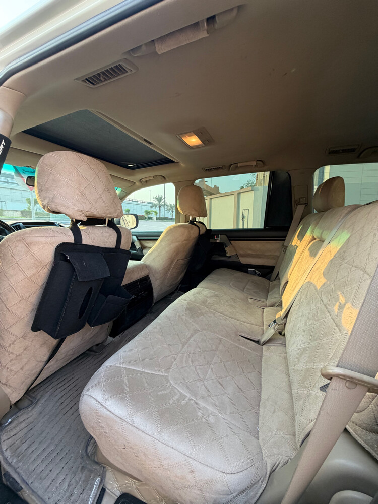 LAND CRUISER- VXR - 11