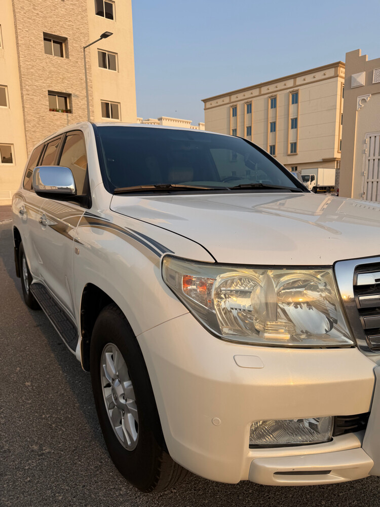 LAND CRUISER- VXR - 5