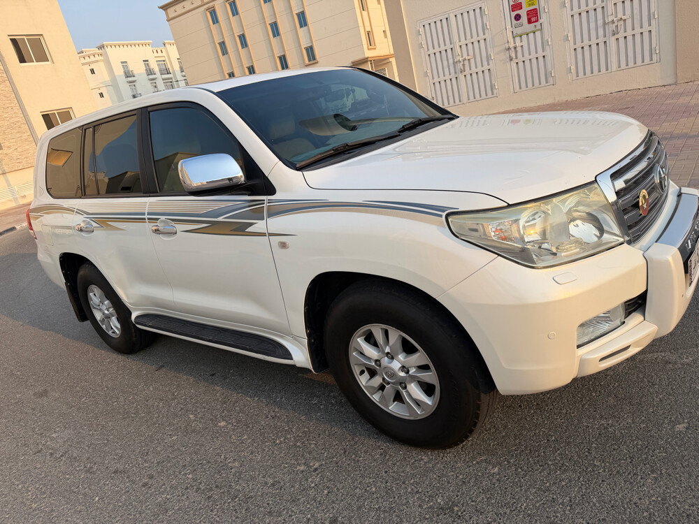LAND CRUISER- VXR - 1