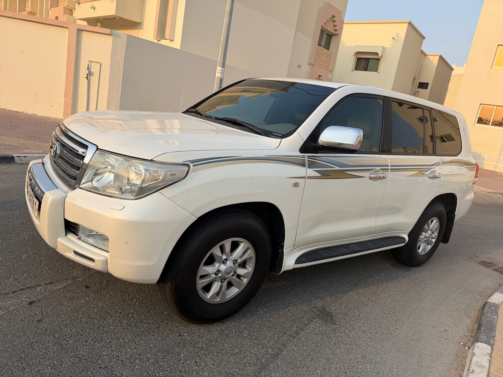 LAND CRUISER- VXR - 7