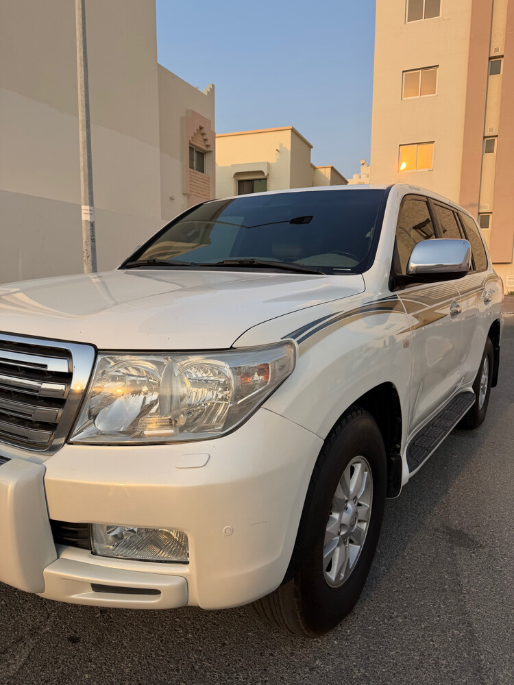 LAND CRUISER- VXR - 2