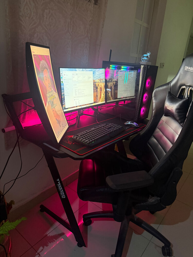 full setup,2monitors + table +chair - 2