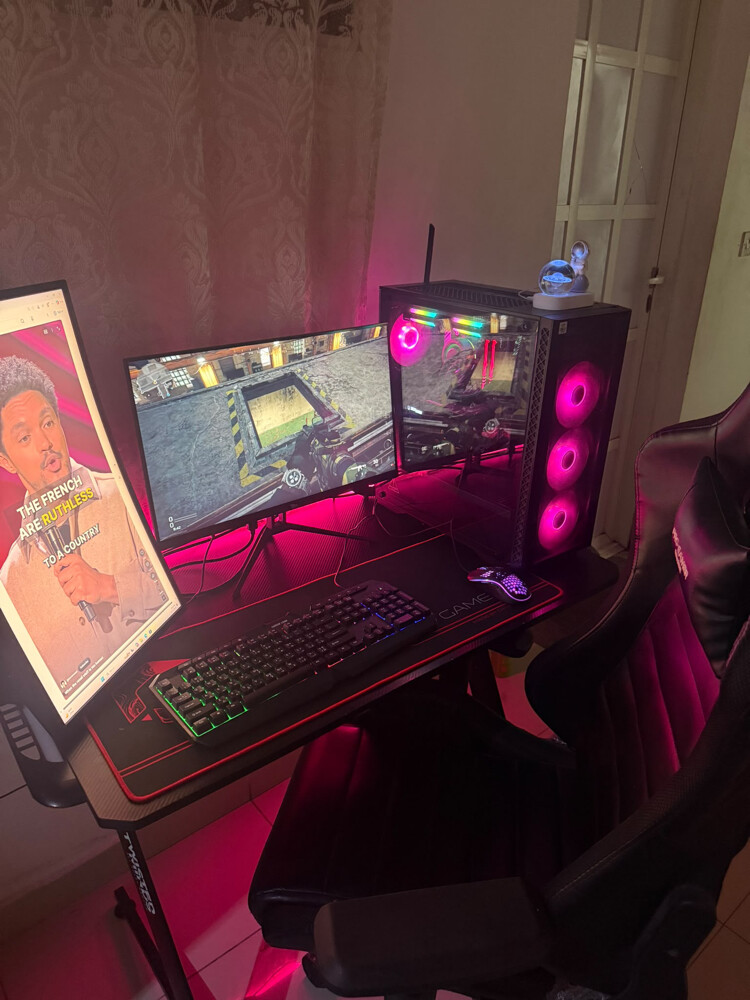 full setup,2monitors + table +chair - 4