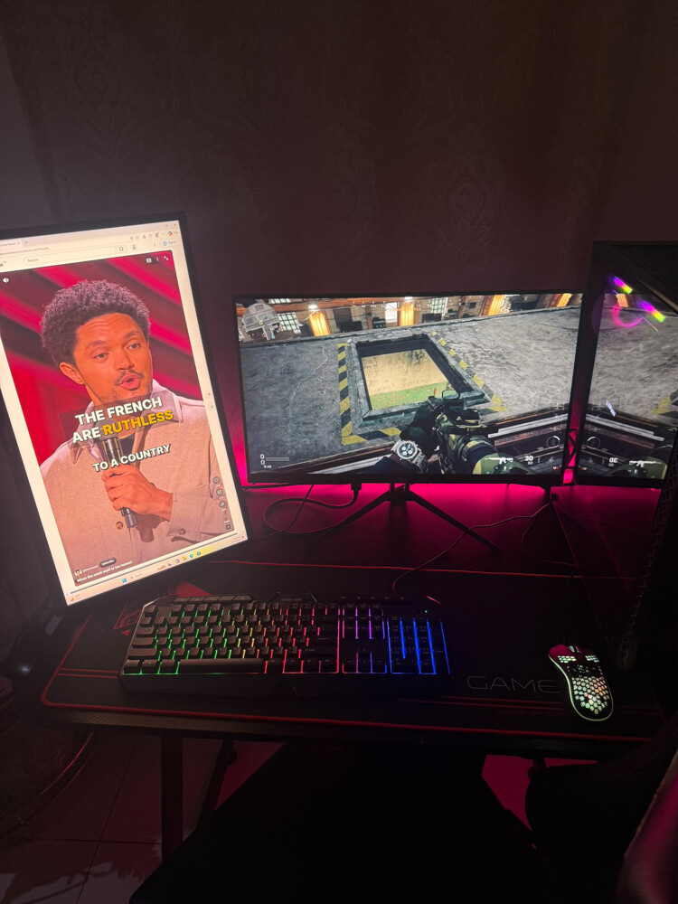 full setup,2monitors + table +chair - 3