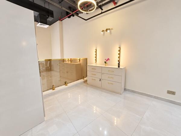BEAUTY SALON FOR SALE - FOX HILLS - 15