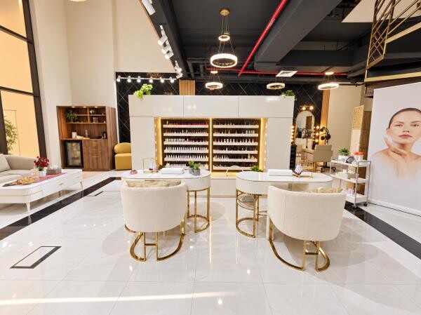 BEAUTY SALON FOR SALE - FOX HILLS - 2