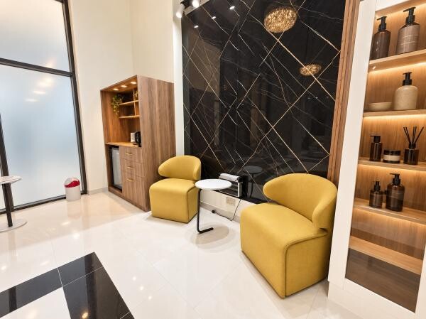 BEAUTY SALON FOR SALE - FOX HILLS - 4