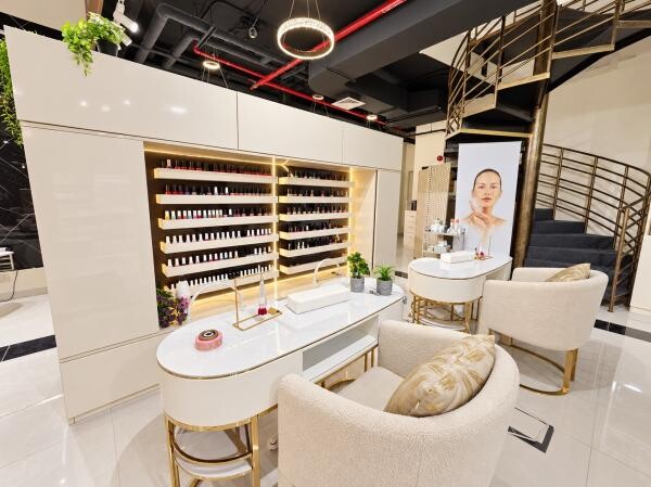 BEAUTY SALON FOR SALE - FOX HILLS - 8