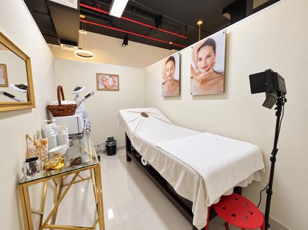 BEAUTY SALON FOR SALE - FOX HILLS - 7
