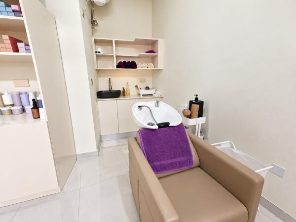 BEAUTY SALON FOR SALE - FOX HILLS - 3