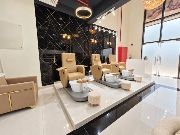 BEAUTY SALON FOR SALE - FOX HILLS - 10