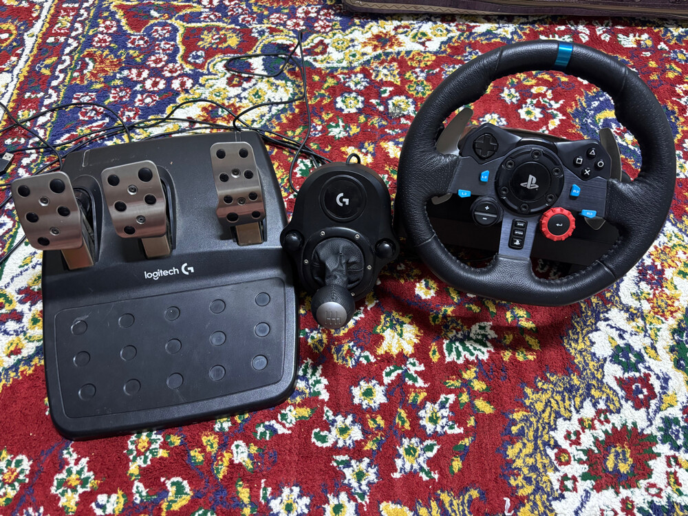 steering wheel with gear  - 1
