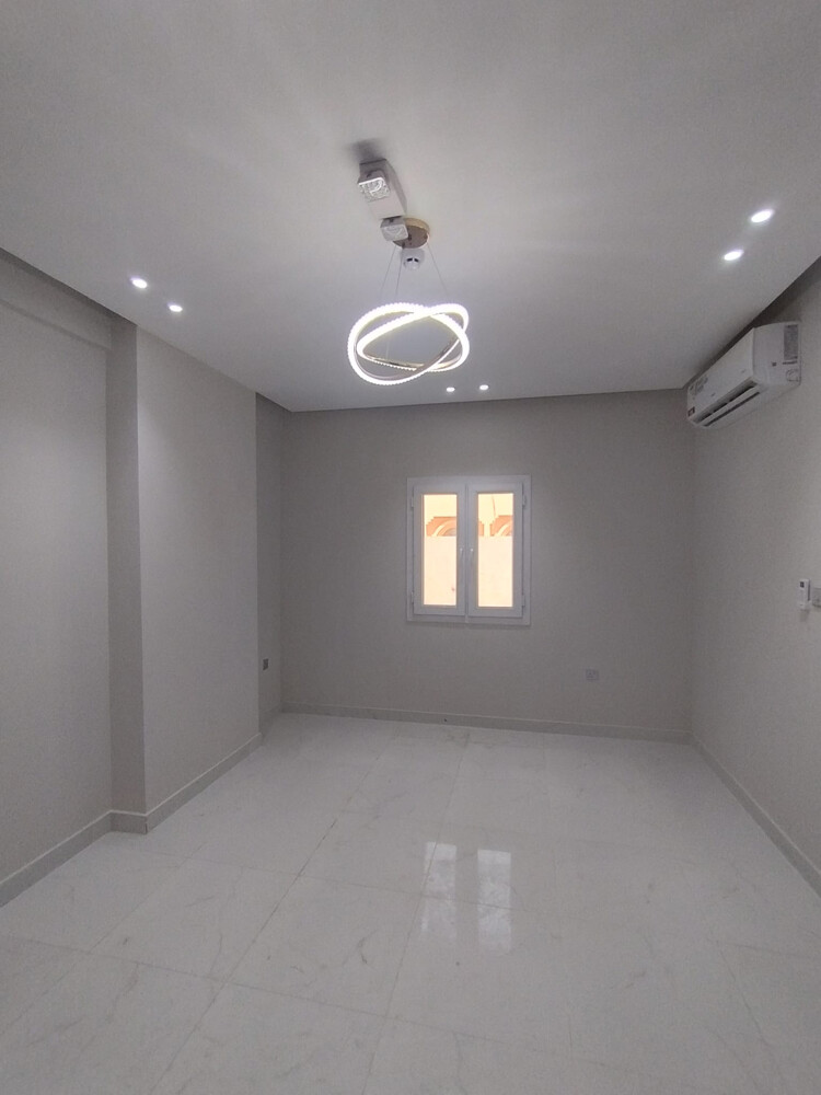 للبيع عماره سكنيه جديدة بالمطار - 7