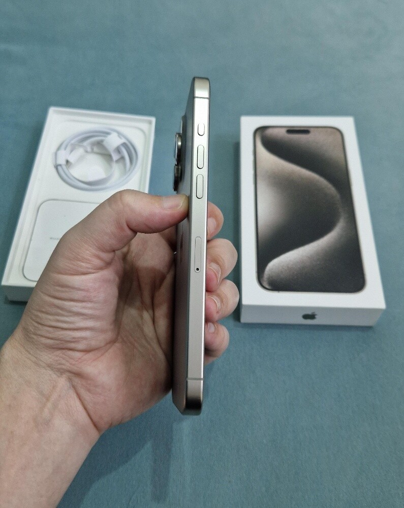 IPhone 15 pro max 256GB - 8