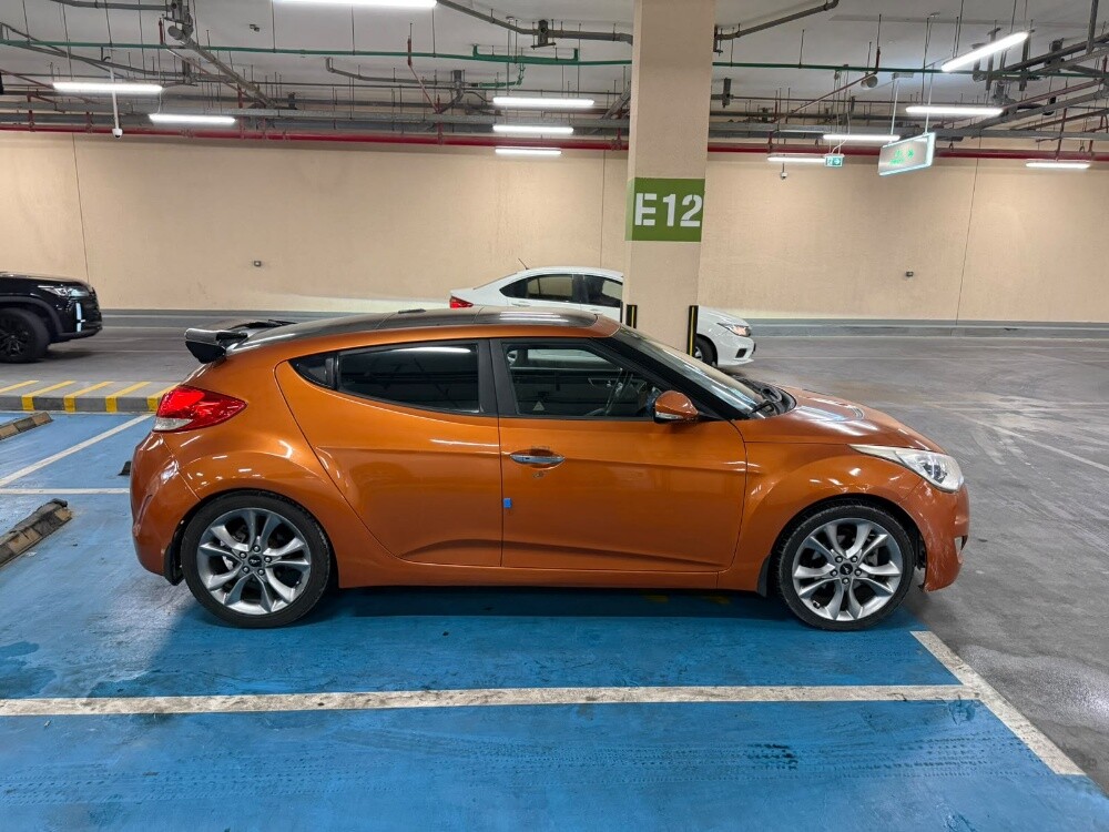 Hyundai veloster full option - 9