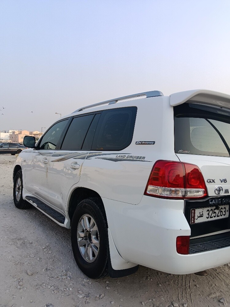 Lady used Land Cruiser GX 2011 - 2