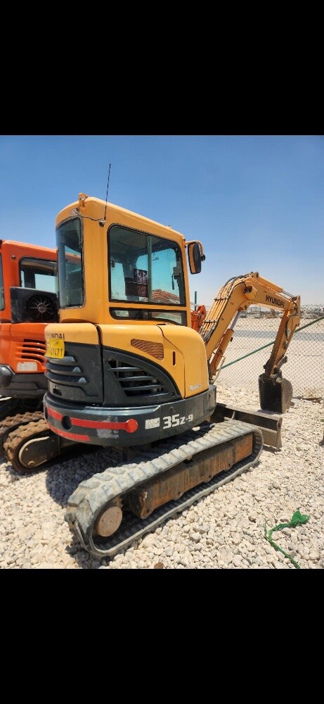 Mini excavators for rent - 1