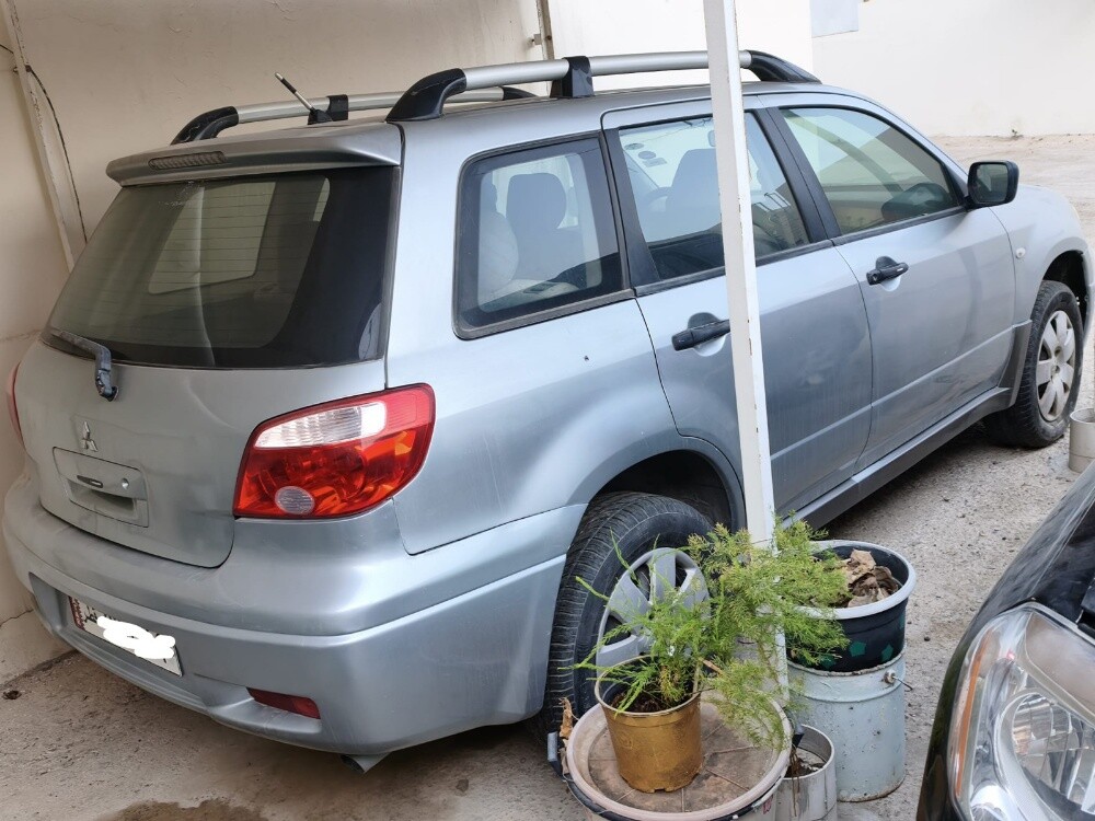 Mitsubishi outlander - 2