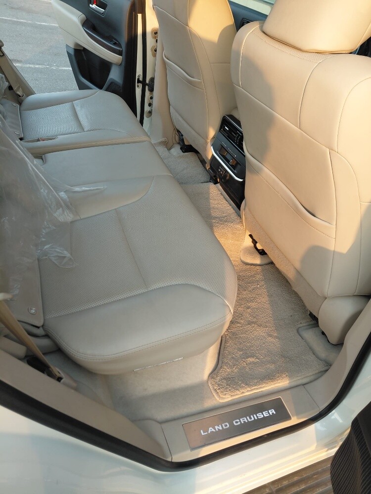 land cruiser 2022 - 2