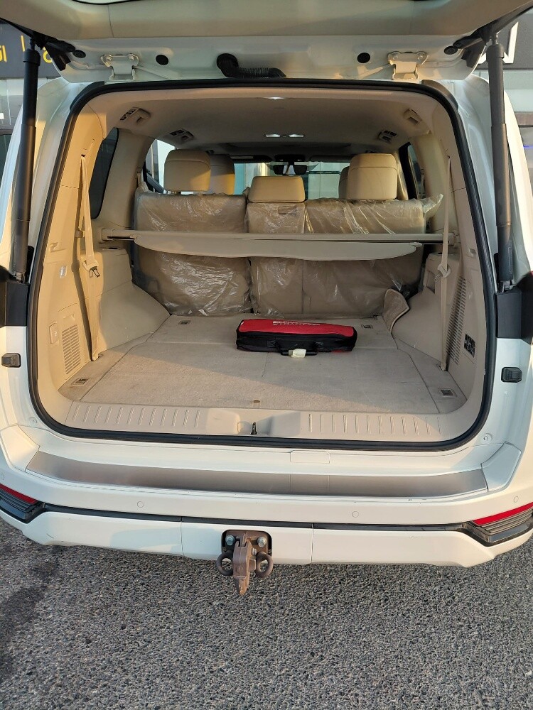 land cruiser 2022 - 9