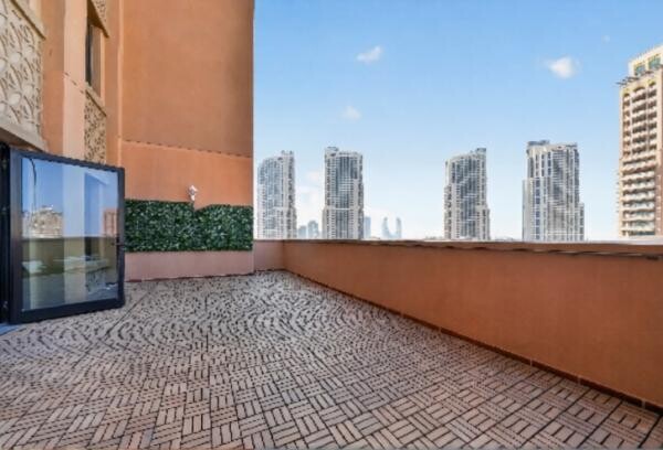 SPACIOUS 3BHK SF | TITLE DEED - 1